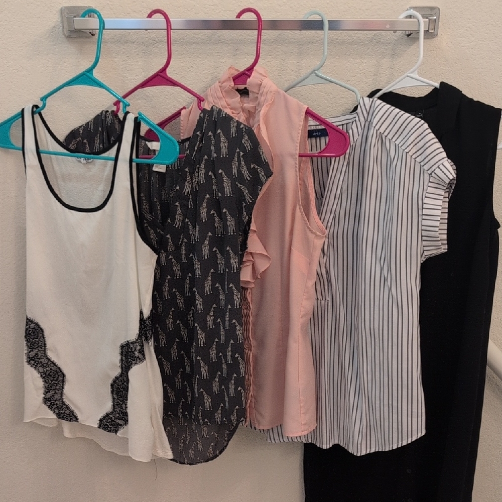 Women's Tops Collections